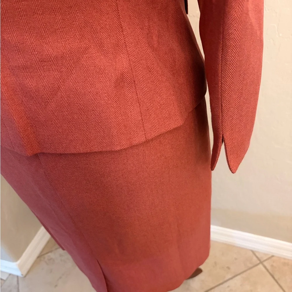 Le Suit Coral Suit with Scarf - Picture 4 of 6